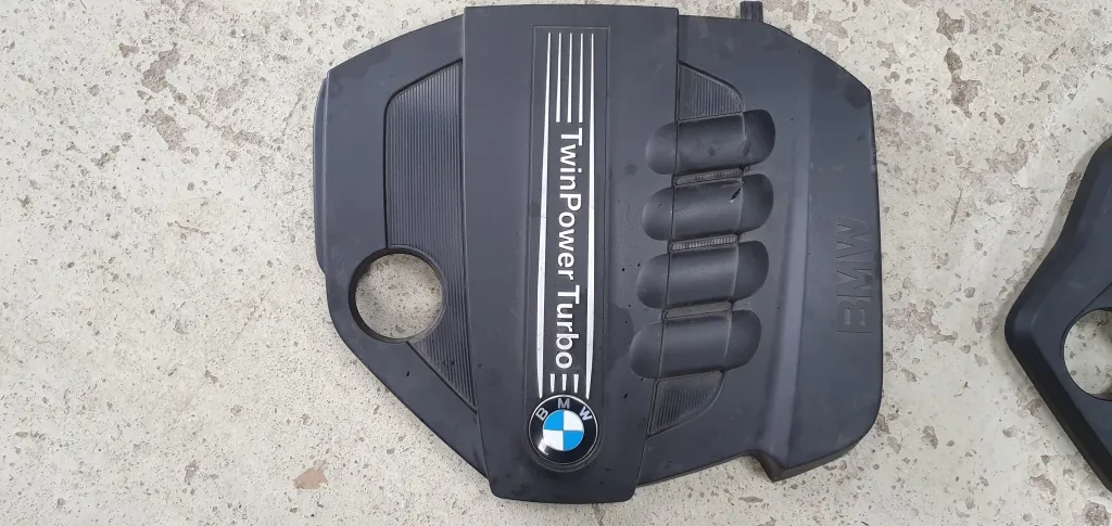 Capac motor BMW Seria 3 E90 E91 E92 Facelift 2.0 d N47D20C 2009 2010 2011 2012
