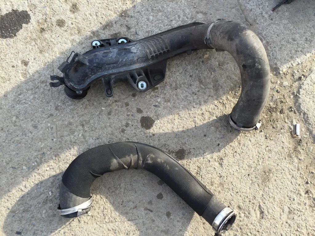 Conducta Furtun Intercooler AUDI A4 B8 2.0 TDI 2009 2010 2011