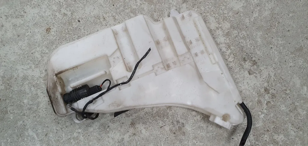 Vas lichid parbriz BMW Seria 5 F10 2011 2012 2013