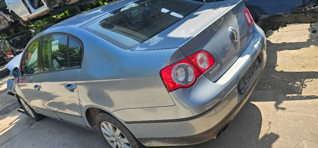 Bara spate Vw Passat B6 3C sedan 2006 2007 2008 2009