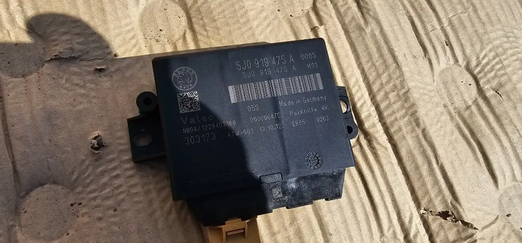 Calculator senzori parcare Skoda Superb 2 / Octavia 2 / Yeti 2009 2010 2011 2012