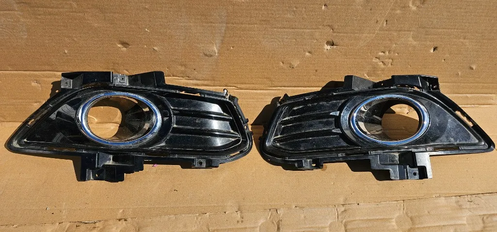 Grila proiector stanga / dreapta Ford Mondeo mk5 2015 2016 2017 2018 2019