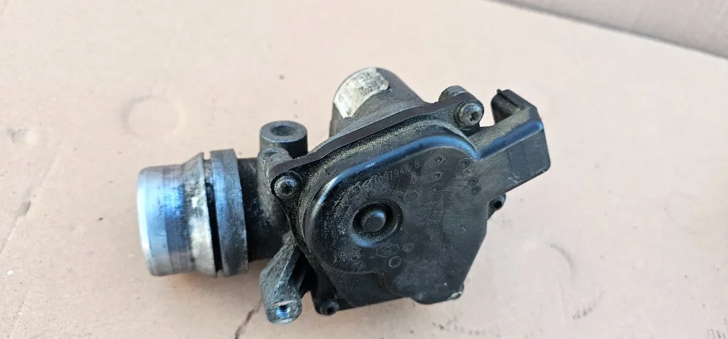 Clapeta acceleratie Renault Megane 3 / Captur / Clio 4 / Nissan Qashqai J12 1.5 DCI 2013 2014 2015 2016