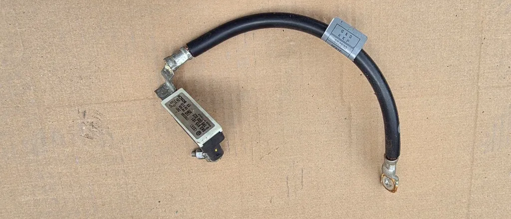Borna minus baterie Audi A4 B8 / A5 8T / Q5 8R 2009 2010 2011 2012 2013