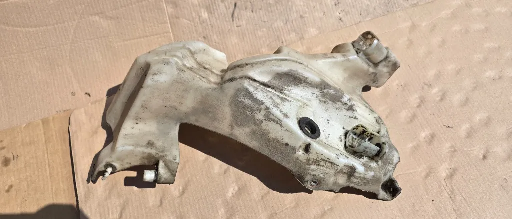 Vas lichid parbriz Audi A4 B7 2005 2006 2007 2008