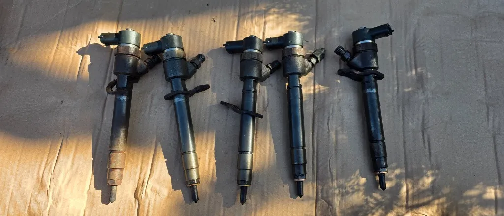 Injector Volvo XC90 XC70 V50 V70 2005 2006 2007 2008 2009 2010 - 30750283