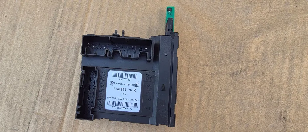 Calculator confort usa dreapta fata Vw Golf 5 / Golf 5 Plus / Touran 2004 2005 2006 2007 2008
