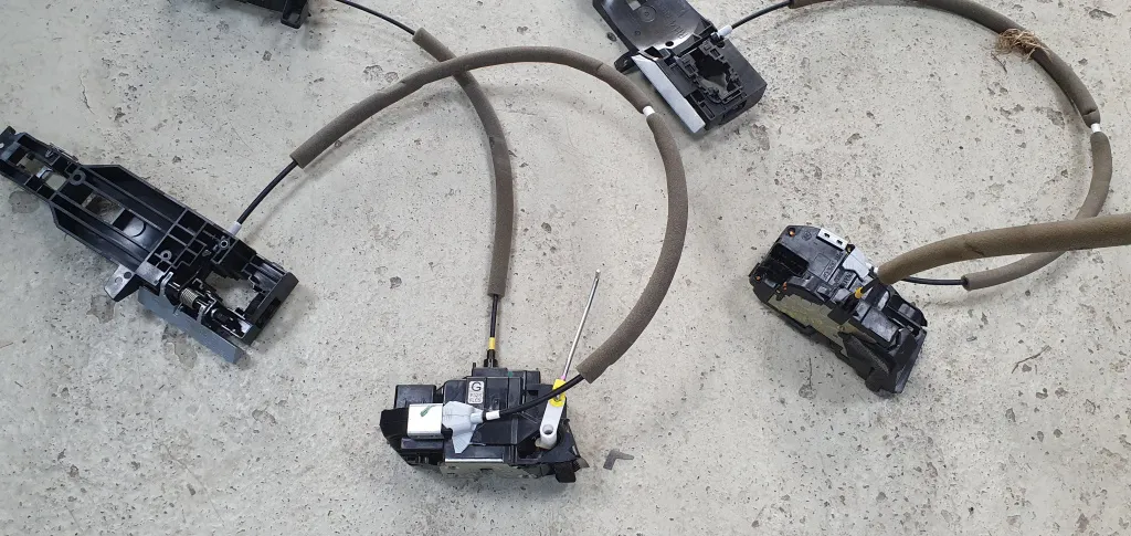 Broasca yala usa fata spate Nissan Qashqai J11 2014 2015 2016 2017 2018 2019