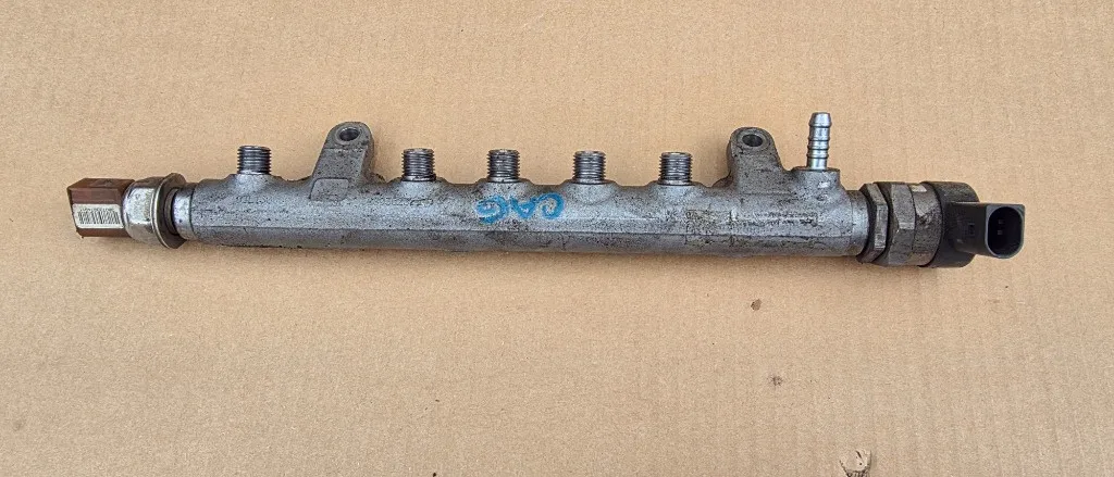 Rampa injectoare Audi A4 B8 A5 A6 C6 Q5 2.0 TDI CAG CAH 2009 2010 2011