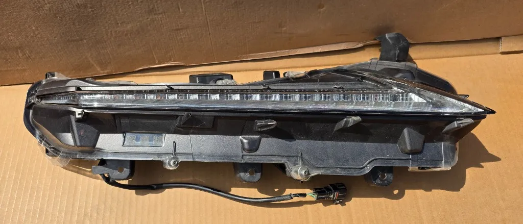 Lumina de zi LED dreapta LEXUS NX NX200 NX300 2015 2016 2017 2018