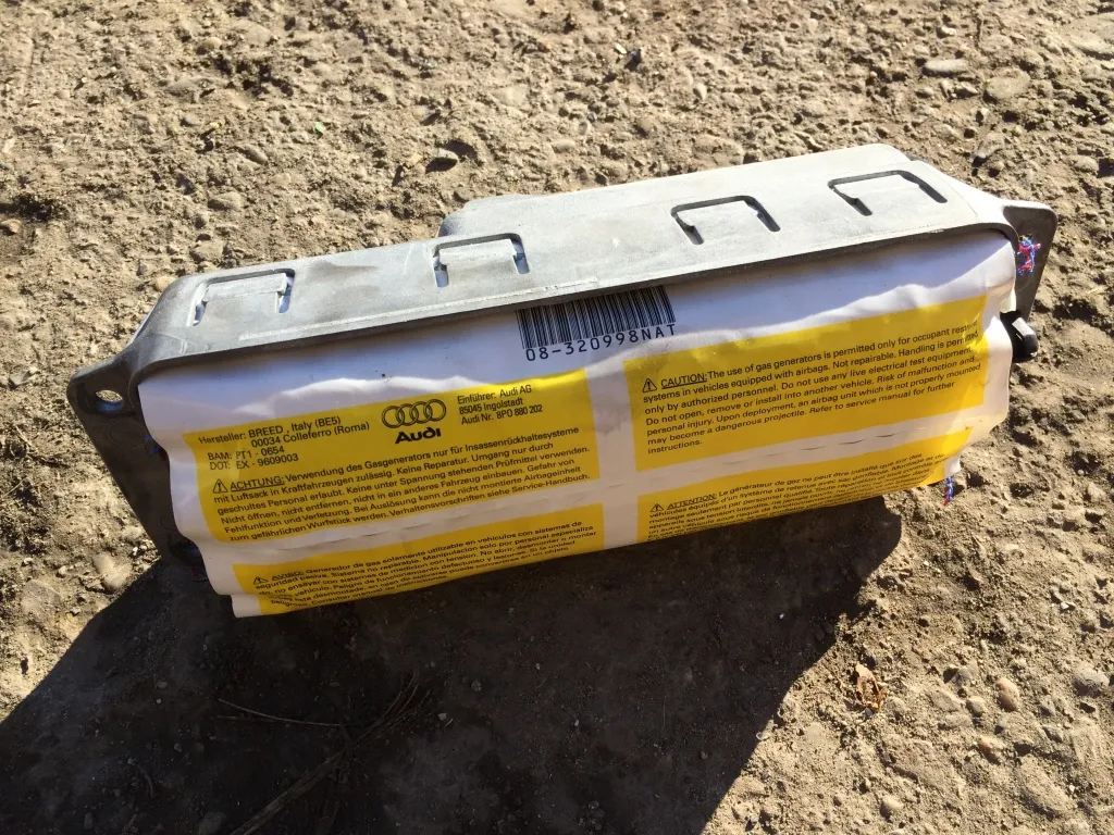 Airbag pasager AUDI A3 8P 2005 2006 2007 2008