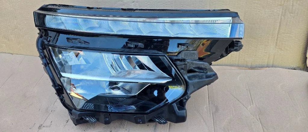 Far dreapta Full LED Skoda Kamiq Facelift 2023 2024 2025