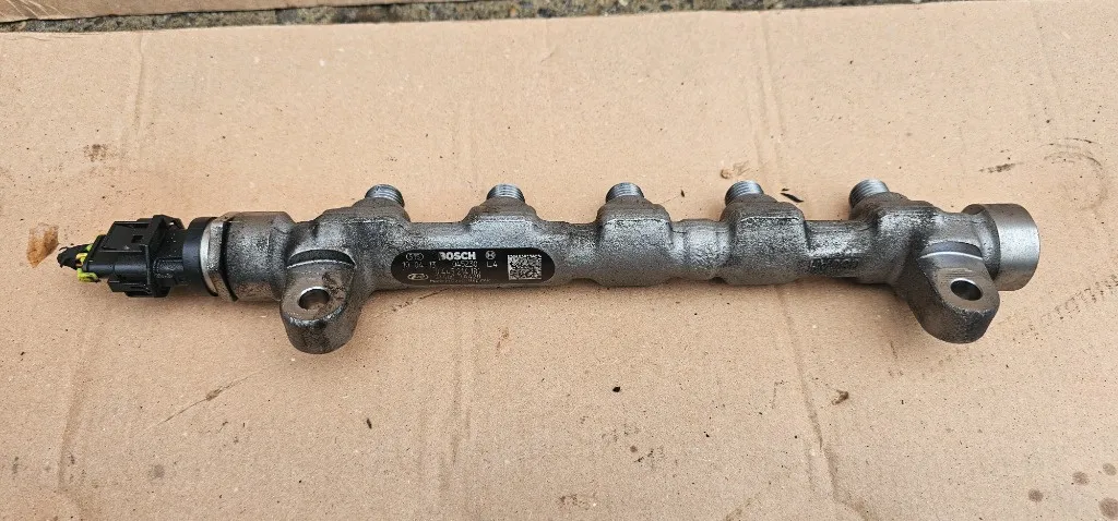 Rampa injectoare Hyundai i30 1.6 CRDI 2008 2009 2010 2011