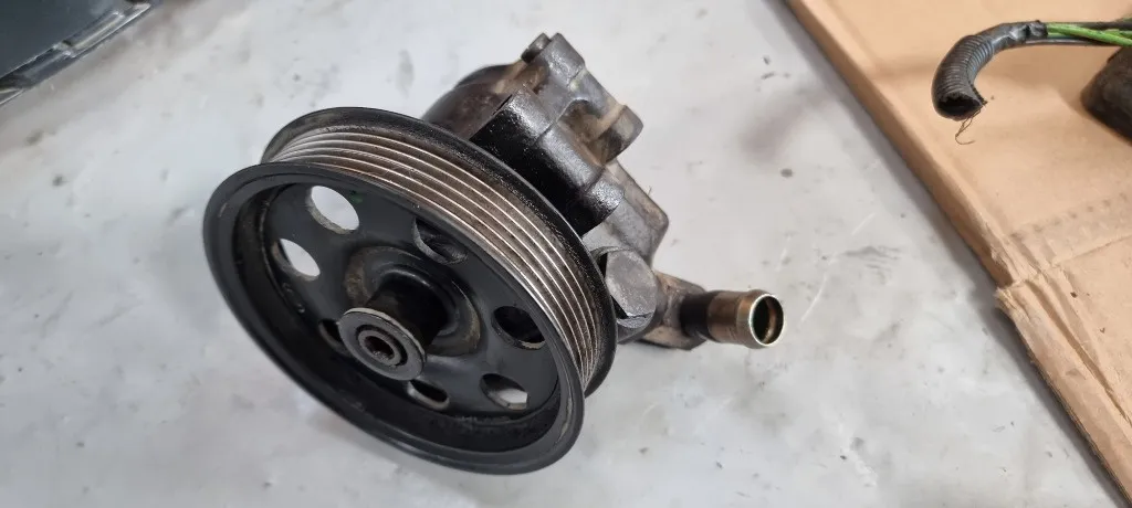 Pompa Servodirectie Ford Focus 1 1.8 TDDI 90cp 1999 2000 2001 2002 2003
