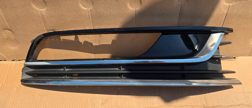 Grila proiector dreapta Vw Passat B7 2011 2012 2013 2014 2015