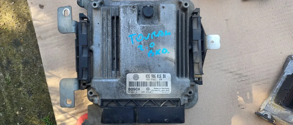 Ecu calculator motor Vw Touran 2.0 TDI BKD 2004 2005 2006