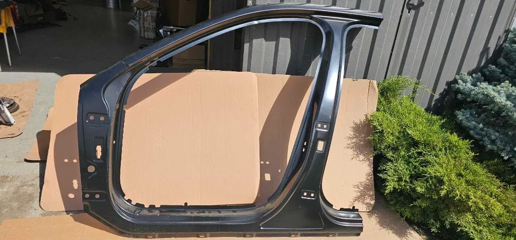 Segment prag stanga cu stalp A + B Volvo XC60 2 2018 2019 2020 2021 2022