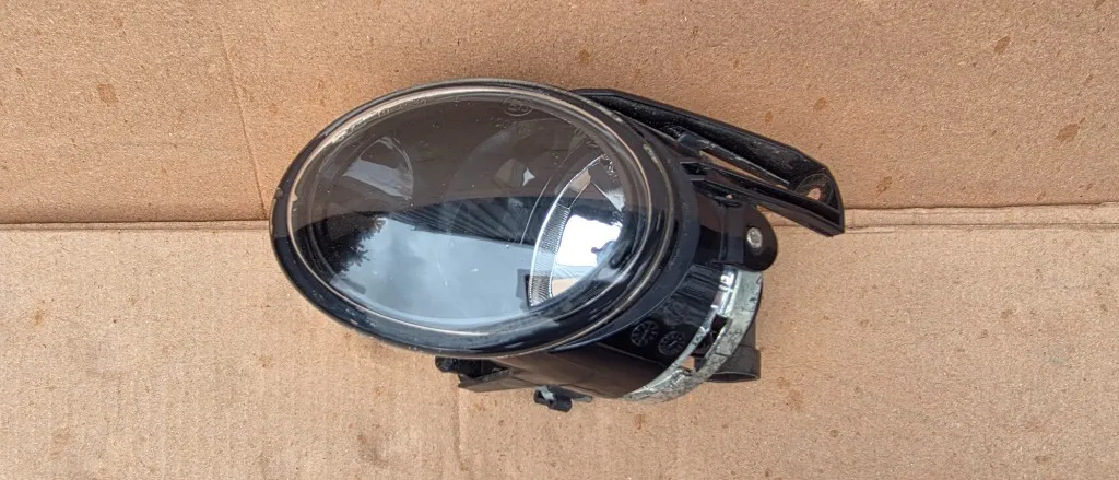 Proiector ceata stanga Vw Passat B6 2006 2007 2008 2009