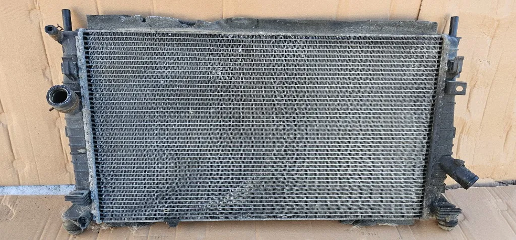 Radiator apa Ford Focus C-MAX 1.6 TDCI 2005 2006 2007 2008