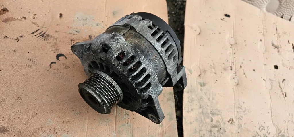Alternator Opel Astra J 1.7CDTI 2010 2011 2012 2013 2014