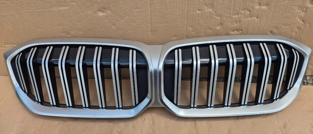 Grila centrala bara fata BMW Seria 3 G20 LCI Facelift 2022 2023 2024