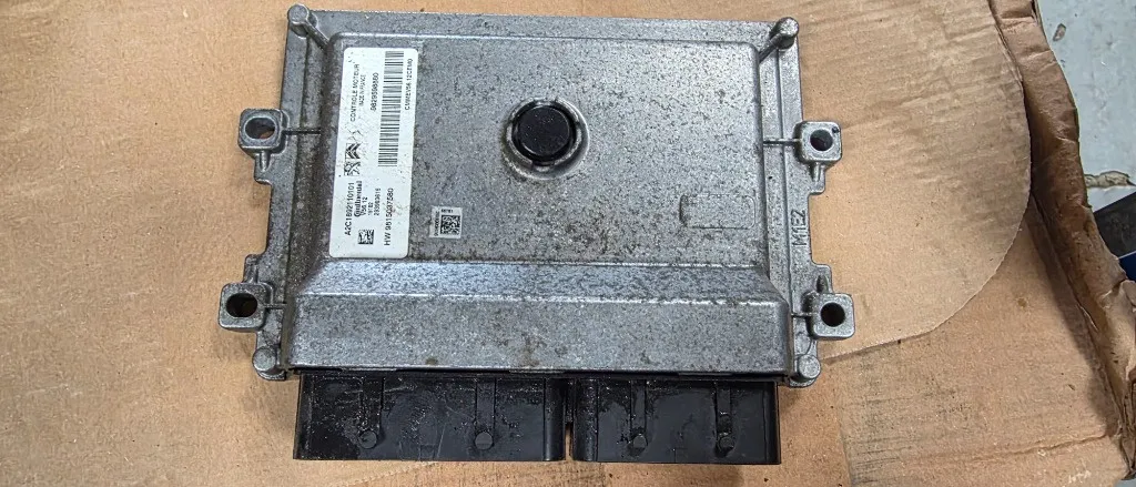 Ecu calculator motor Peugeot 301 / Peugeot 208 1.2 benzina 2017 2018 2019 2020 2021 2022