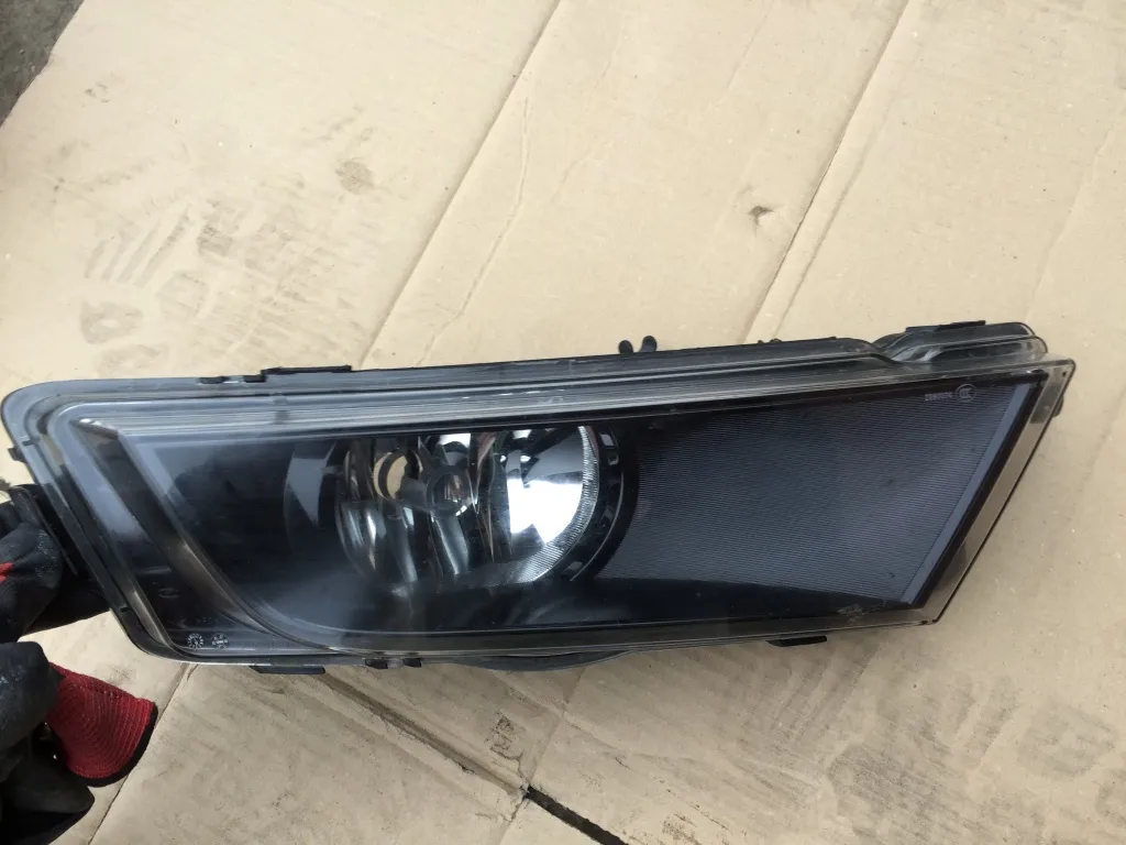 Proiector dreapta Skoda Octavia 3 2013 2014 2015 2016
