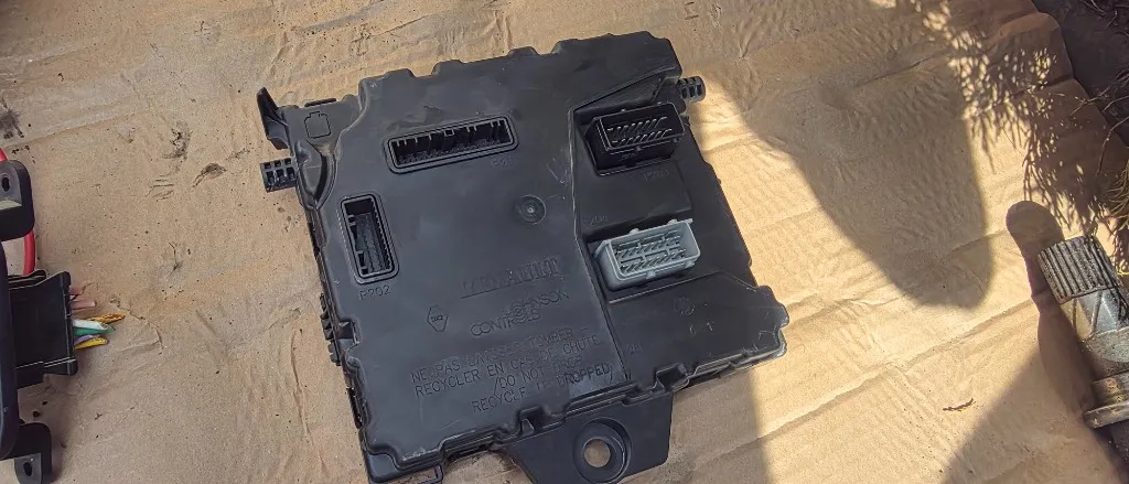 Calculator confort BCM Renault Kangoo 2 1.5 DCI 2014 2015 2016 2017 2018
