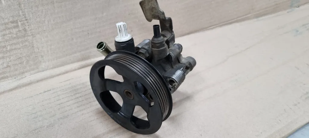 Pompa Servodirectie Toyota Corrolla Verso 1.6 / 1.8 ZNR10 ZNR11 2005 2006 2007 2008
