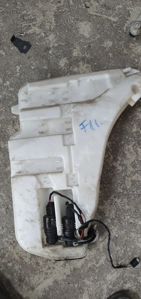 Vas lichid parbriz BMW Seria 5 F11 2011 2012 2013