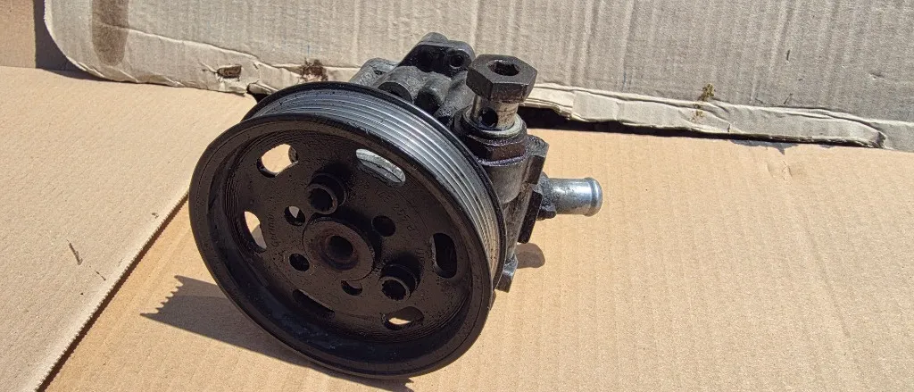 Pompa servodirectie Audi A4 B7 2.0 TDI BLB BRE 2005 2006 2007 2008
