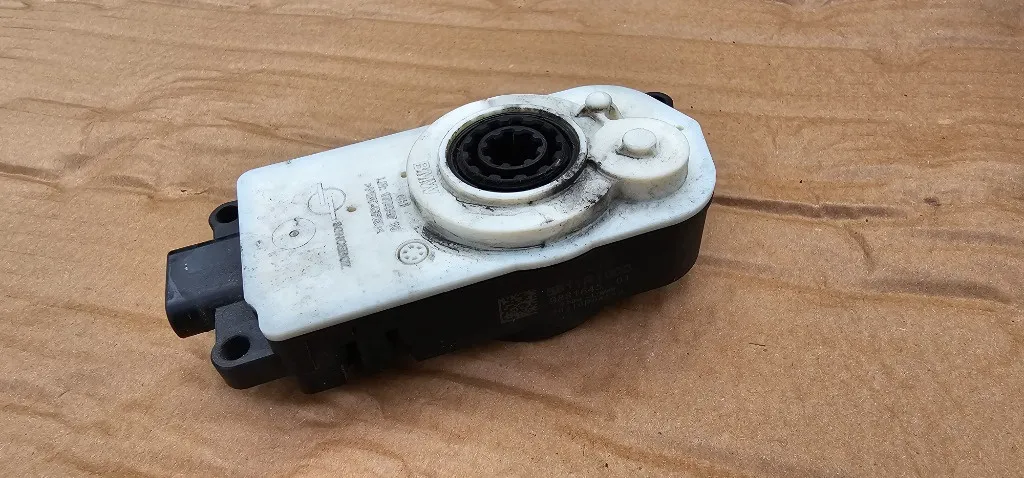 Actuator / Servomotor / Motoras grila activa BMW G20 G30 G31 X5 G05 2018 2019 2020 2021