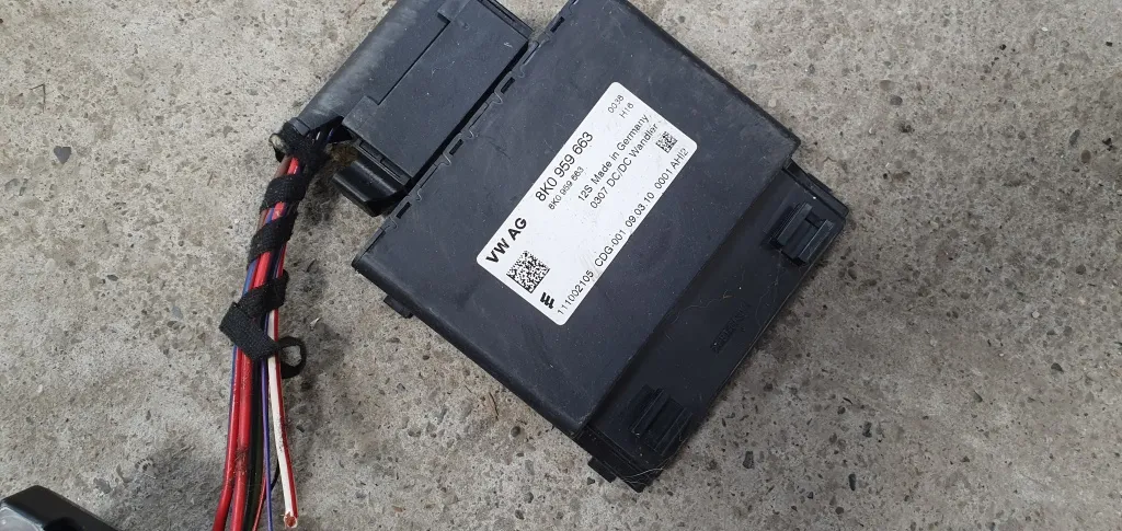 Calculator baterie Stabilizator Tensiune Audi A4 B8 8K 2009 2010 2011 2012 2013 8k0959663