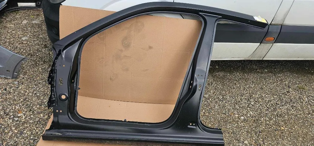Panou / Cadru lateral dreapta prag / stalp Audi A1 82A 2018 2019 2020 2021