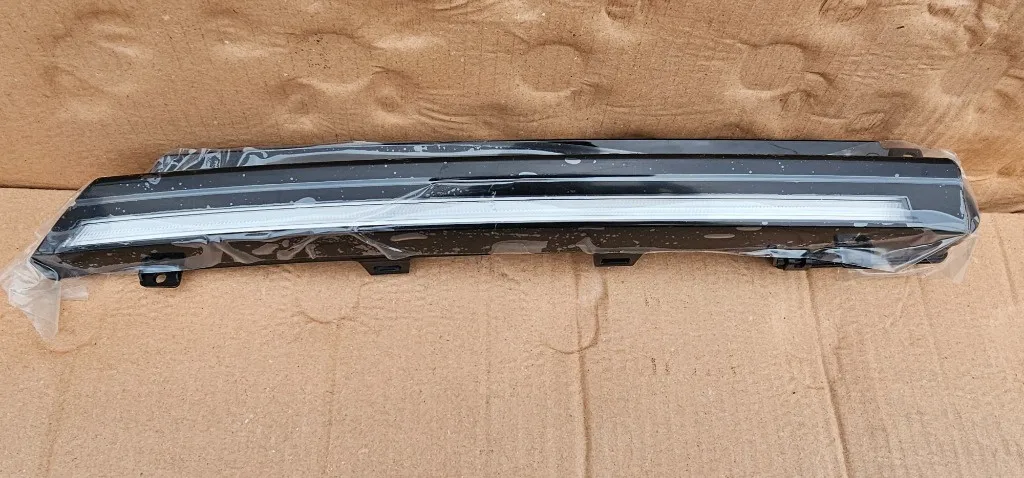 DRL / Lumina de zi stanga Grila radiator VW Golf 8 2020 2021 2022 2023