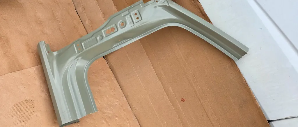 Segment Prag stanga cu Stalp A VW Passat B9 2024 2025
