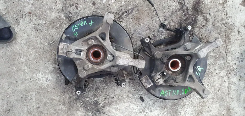 Fuzeta fata stanga dreapta Opel Astra J 1.7 DTI 2010 2011 2012 2013