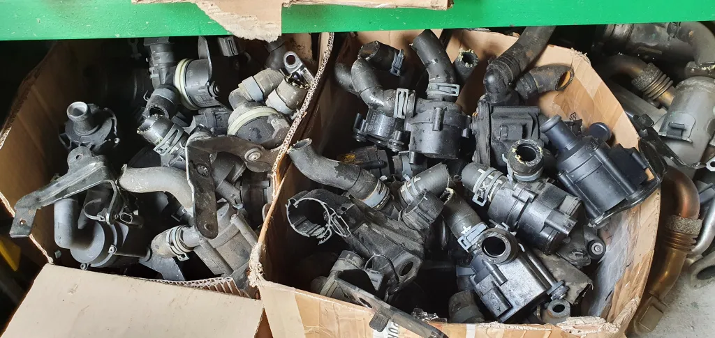Pompa Aditionala Recirculare Apa Vw Golf 6 Golf 7 Passat B7 B8 Touran Tiguan Sharan