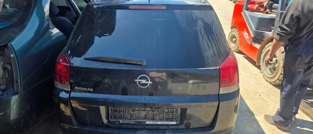 Haion cu luneta Opel Signum 2004 2005 2006