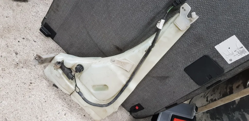 Vas lichid parbriz Vw Touareg 7L 2005 2006 2007 2008 2009