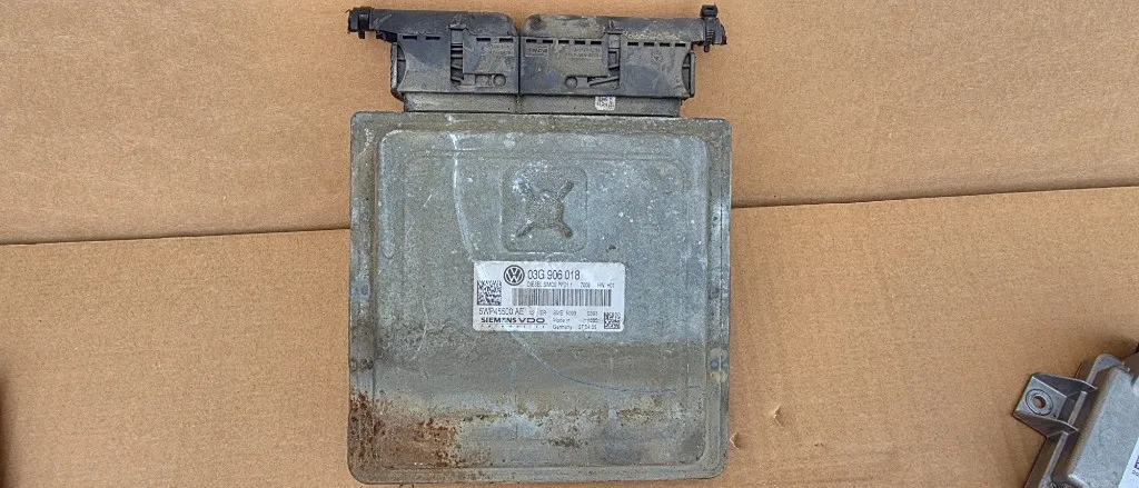 Ecu calculator motor Vw Passat B6 2.0 TDI BKP 2005 2006 2007 2008
