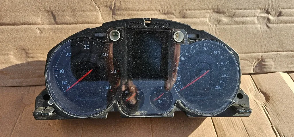 Ceasuri bord Vw Passat B6 2.0 TDI Euro 5 2009 2010 2011