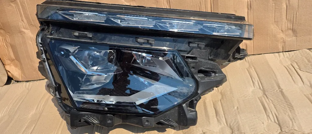 Far dreapta Full LED Skoda Kamiq Facelift 2023 2024 2025