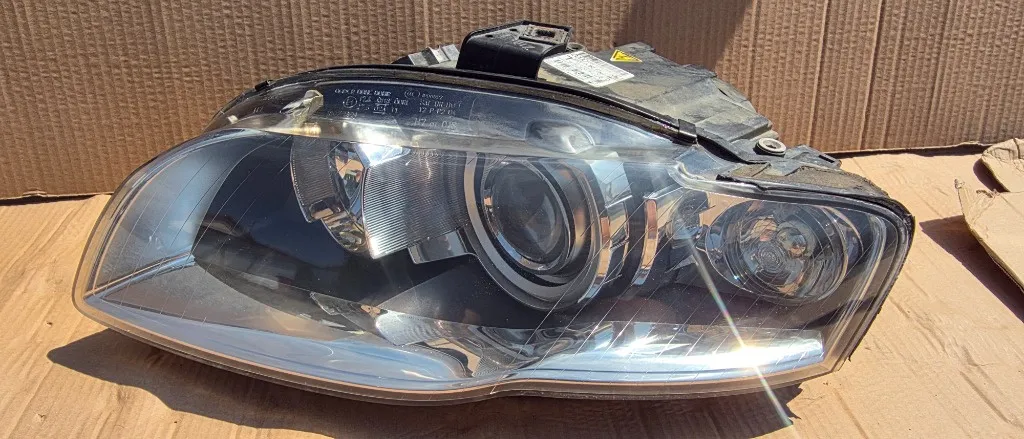 Far stanga Xenon Audi A4 B7 2005 2006 2007 2008