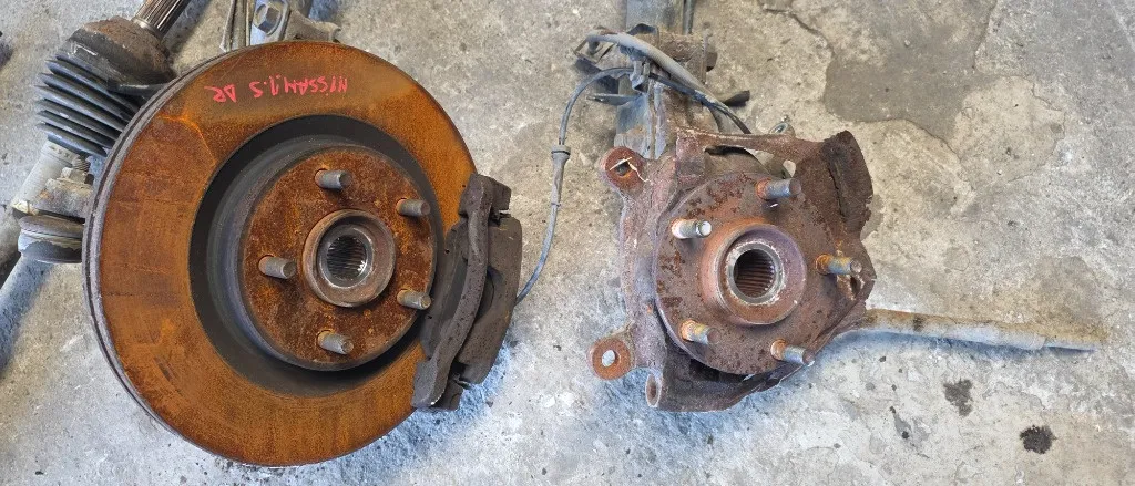Fuzeta stanga / dreapta fata Nissan Qashqai J10 1.5 DCI 2007 2008 2009 2010
