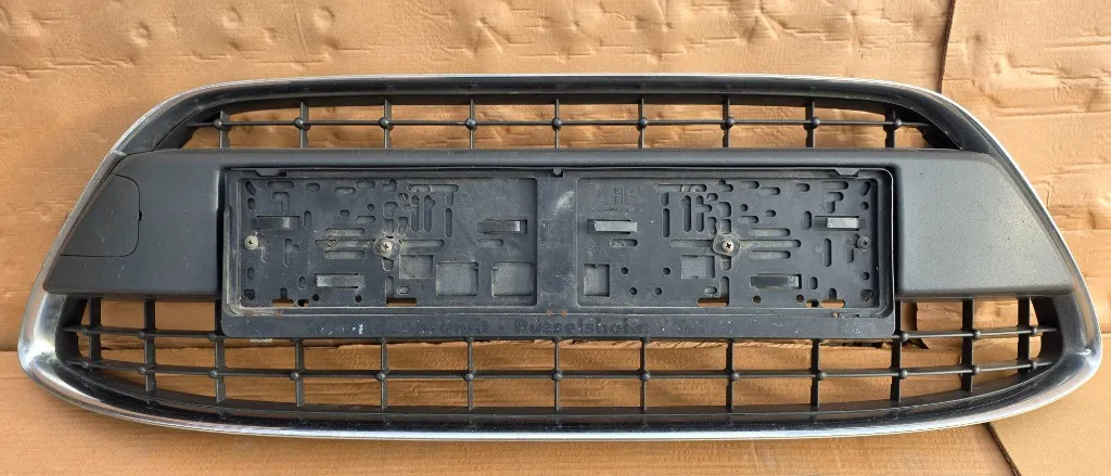 Grila centrala bara fata Ford Fiesta 2009 2010 2011 2012