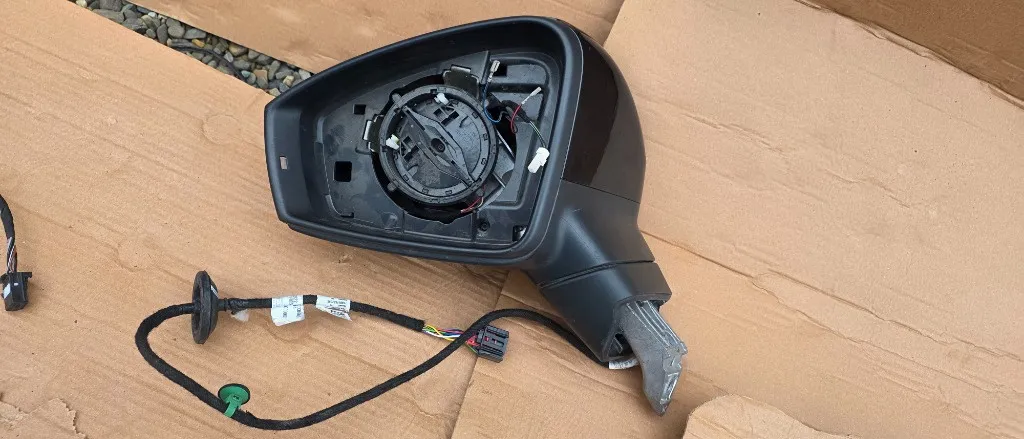 Oglinda stanga Vw Touareg 3 Cr 2018 2019 2020 2021 2022 2023