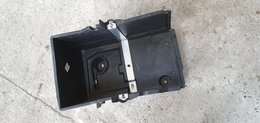 Carcasa cu suport baterie Ford Focus 3 2013 2014 2015 2016 2017