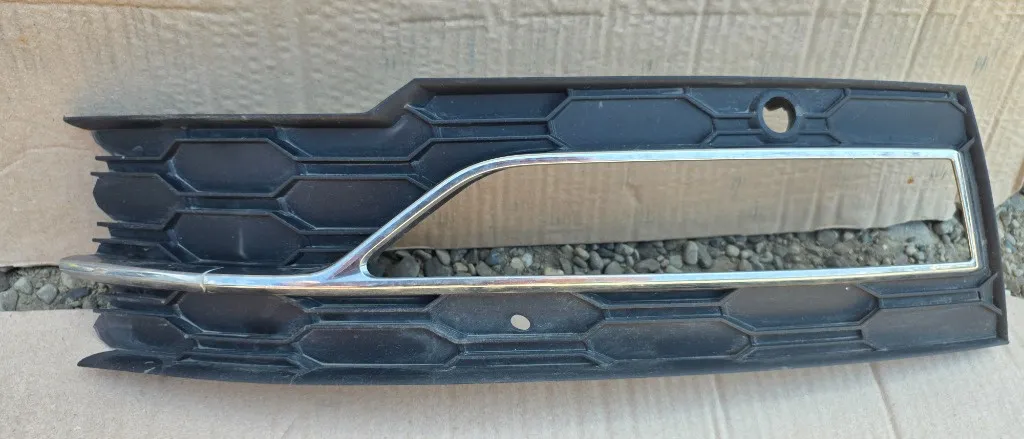 Grila proiector stanga Skoda Octavia 4 2020 2021 2022 2023