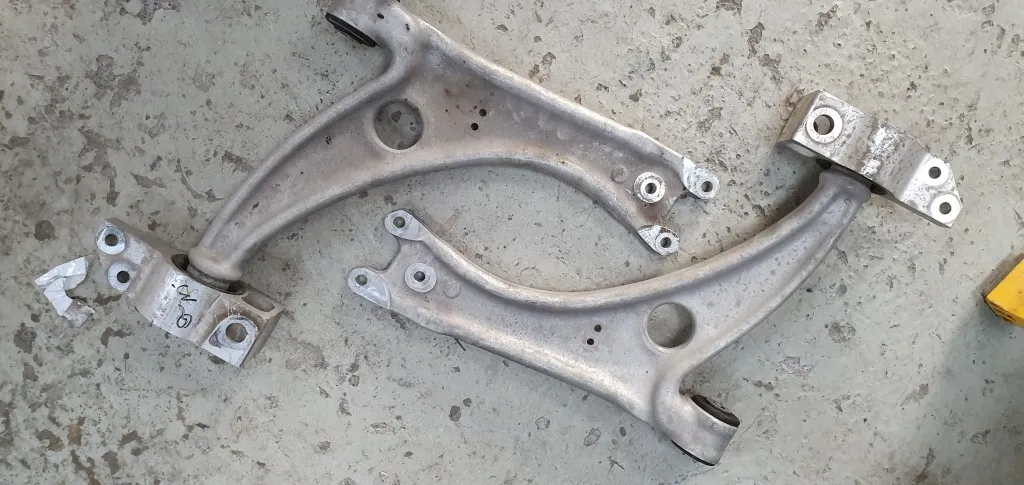 Brate Bascule fata AUDI Q3 2.0 TDI 2011 2012 2013